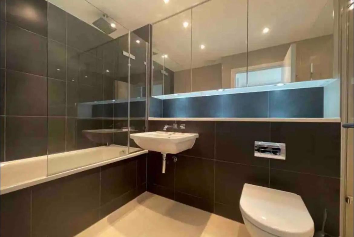 Modern Room Homestay In Apartment With Private Bathroom Croydon Luaran gambar